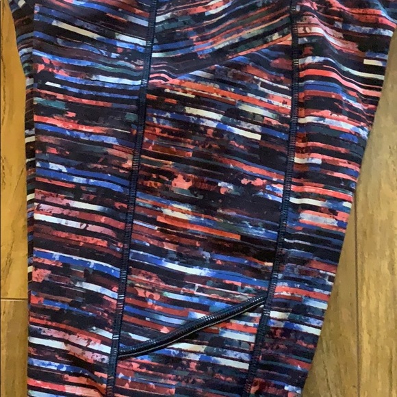 Lululemon Striped Cropped Leggings - Picture 4 of 7